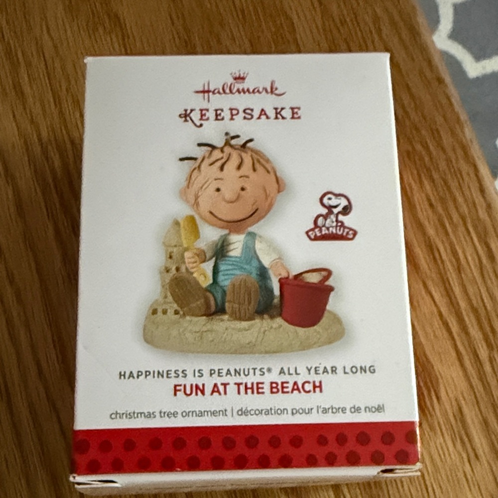 Hallmark Keepsake Peanuts Fun at the Beach Ornament New